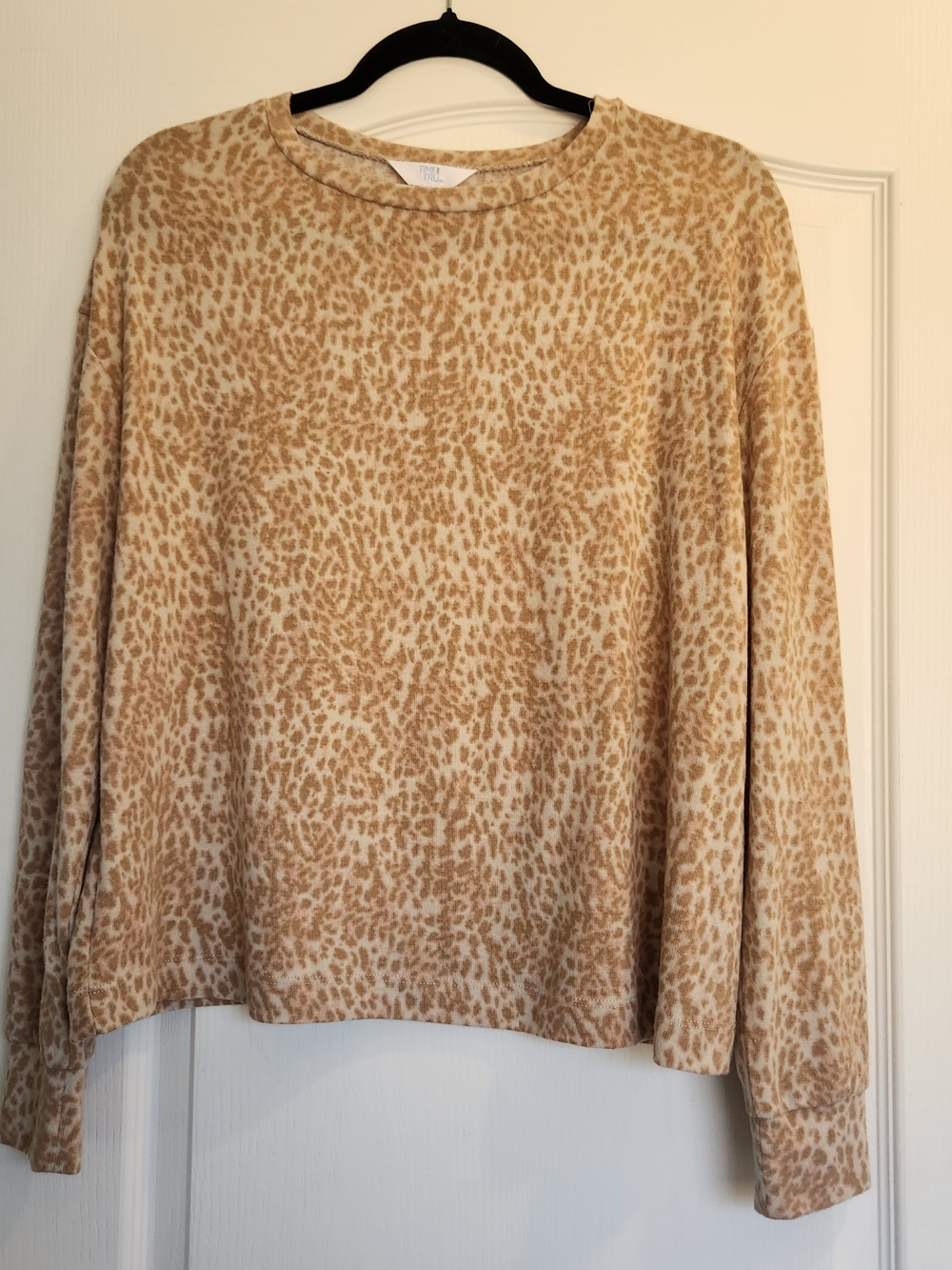 Time and Tru Beige Leopard Print Long Sleeve Top S BNWT